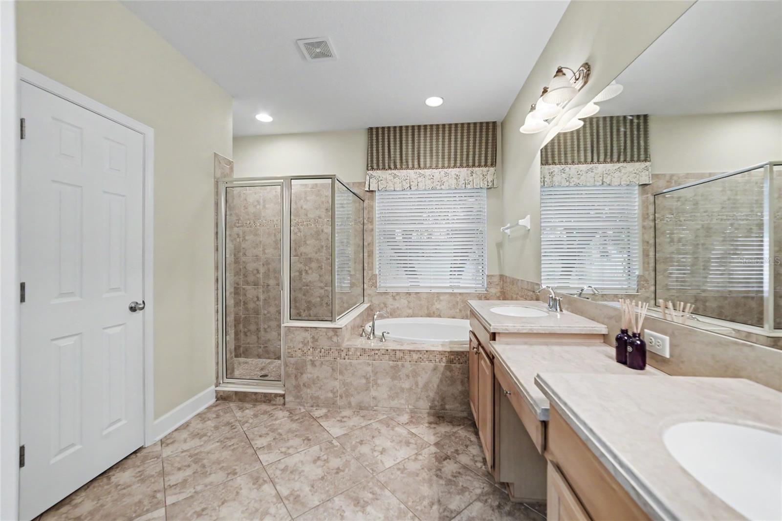 12802 Avelar Creek Dr Property Photo 16