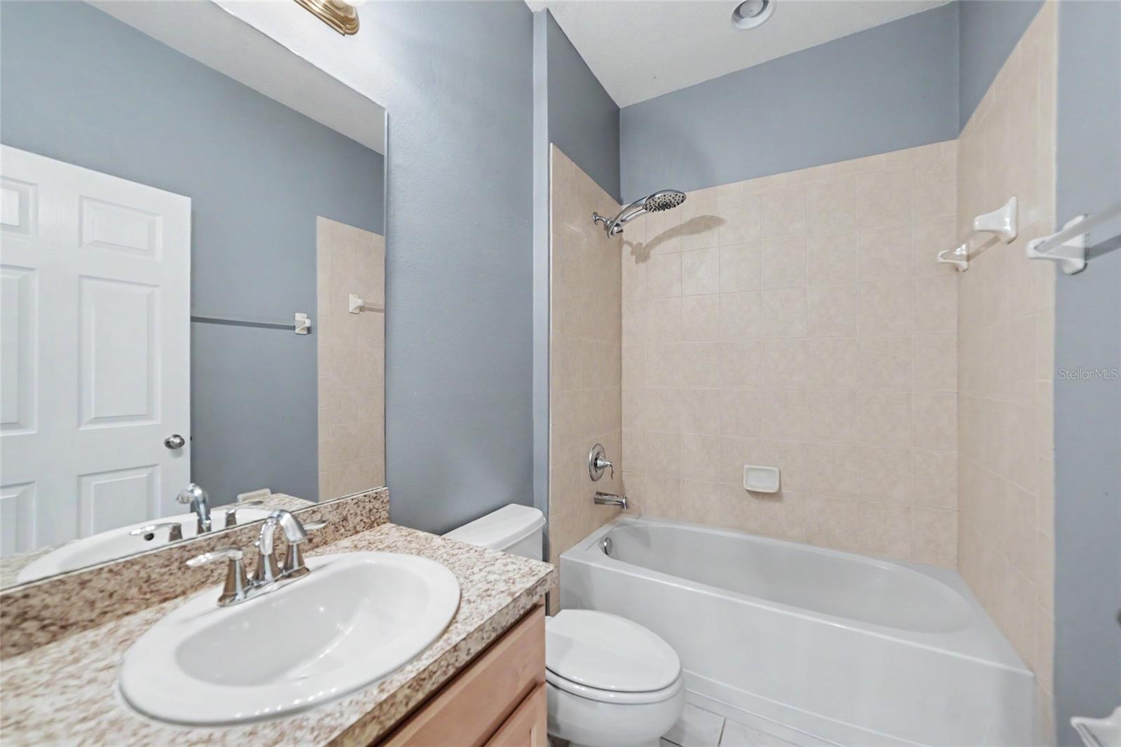 12802 Avelar Creek Dr Property Photo 18