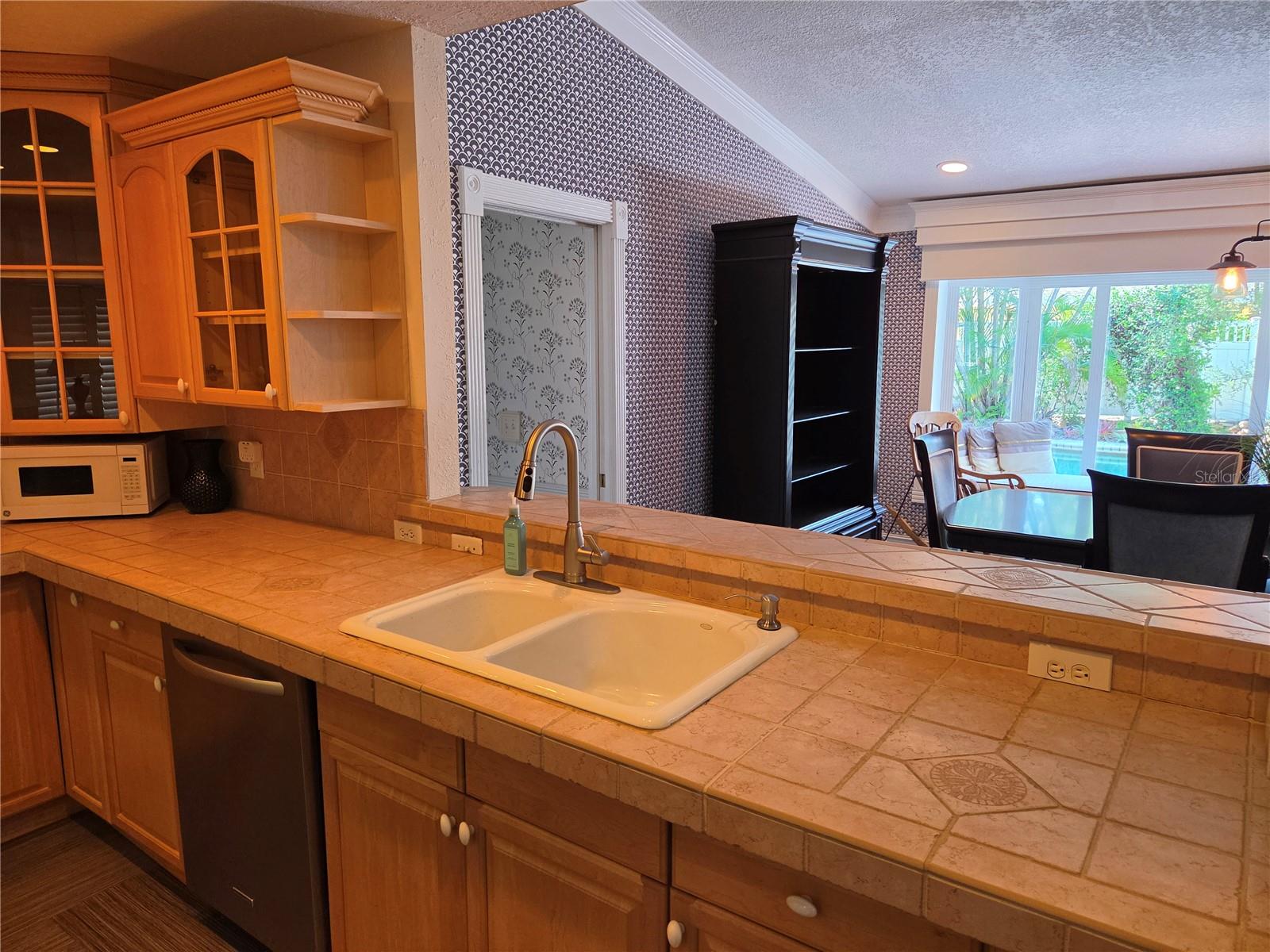 1132 Ridge Dr Property Photo 2