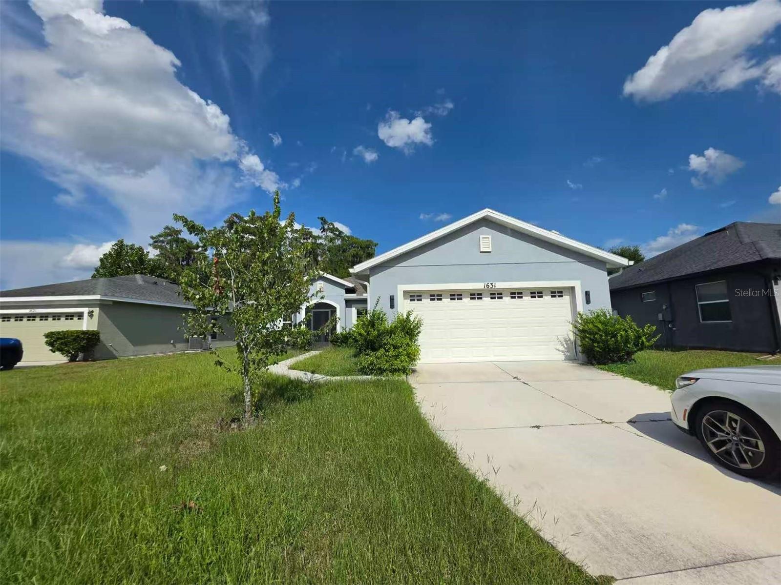 1631 Town Park Ct Property Photo 2