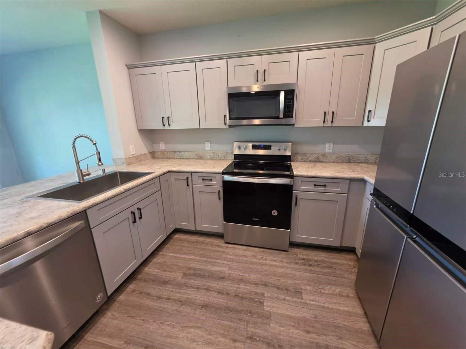 1631 Town Park Ct Property Photo 7