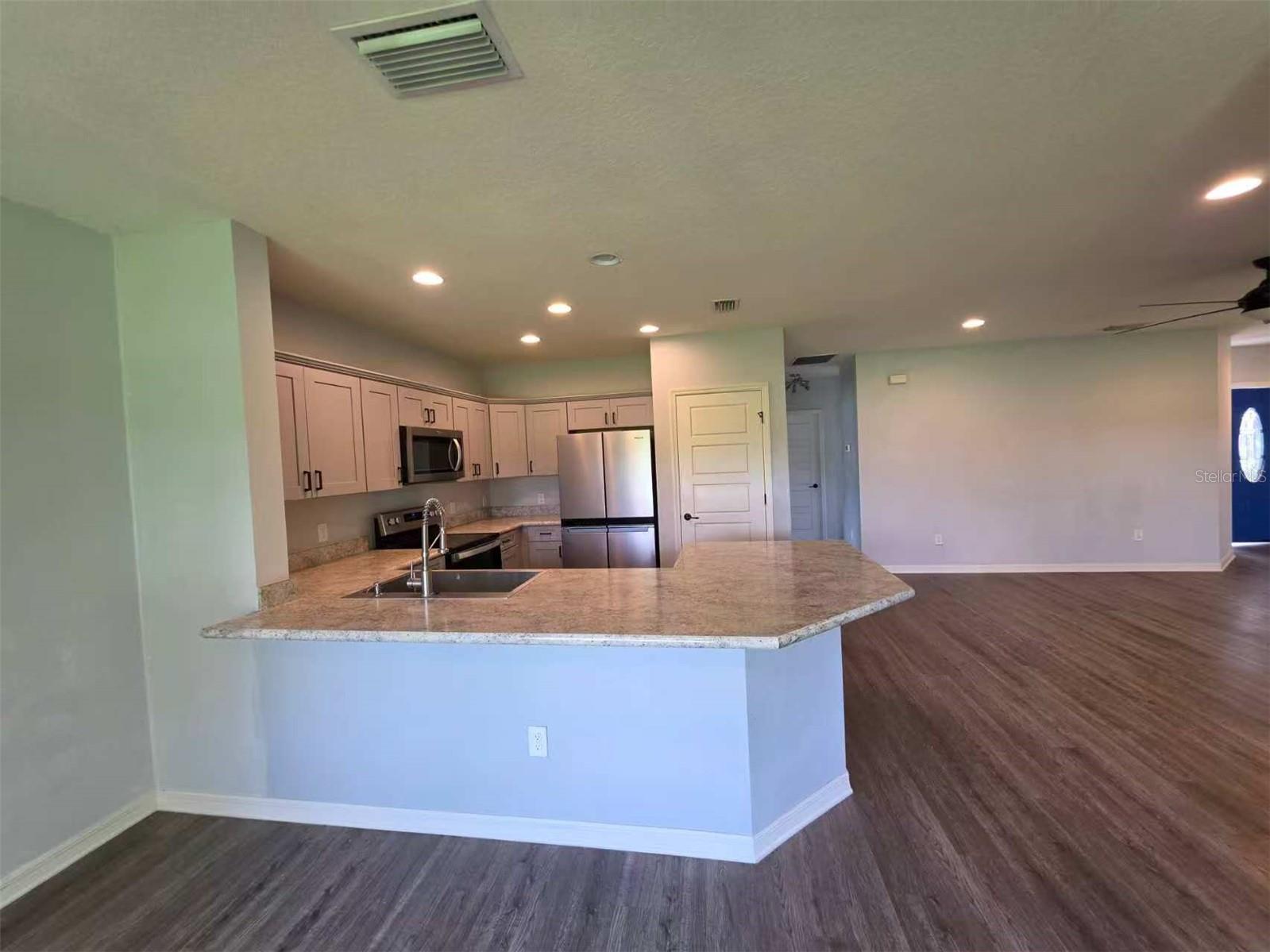1631 Town Park Ct Property Photo 8