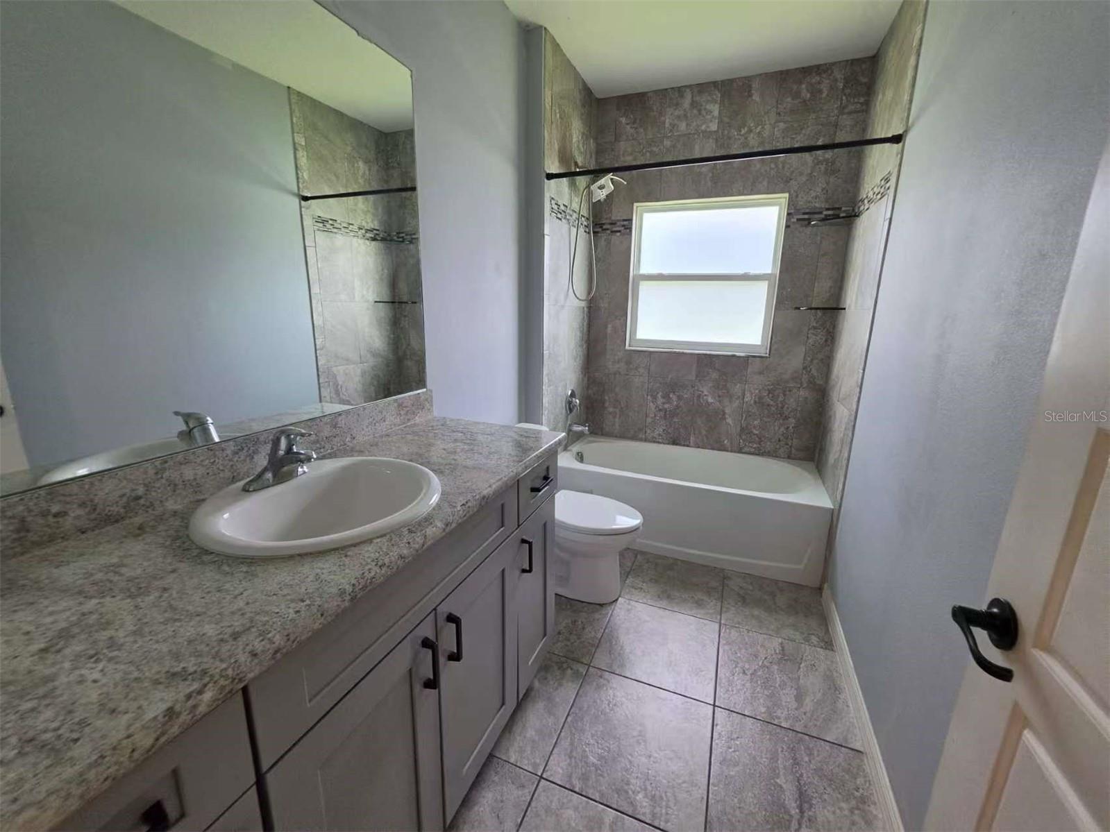 1631 Town Park Ct Property Photo 20