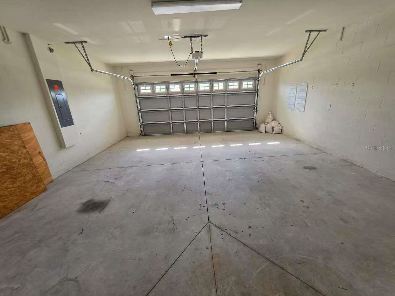 1631 Town Park Ct Property Photo 22