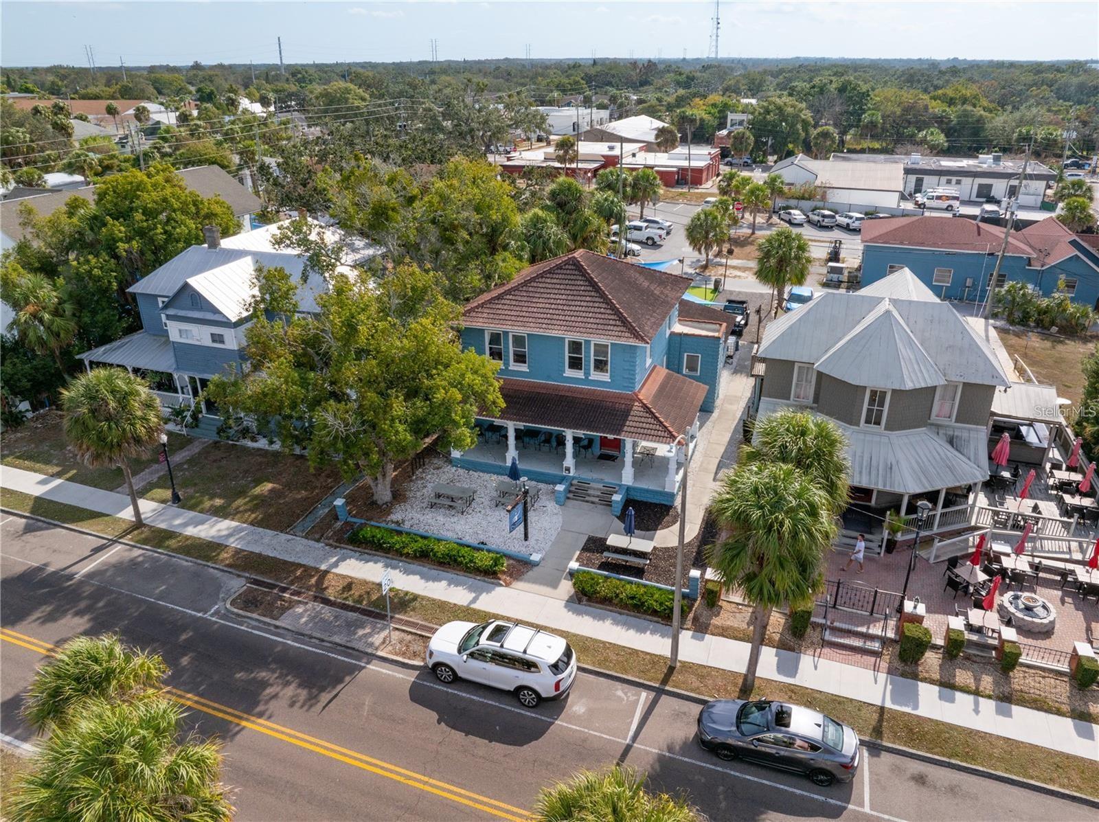 312 E TARPON AVE