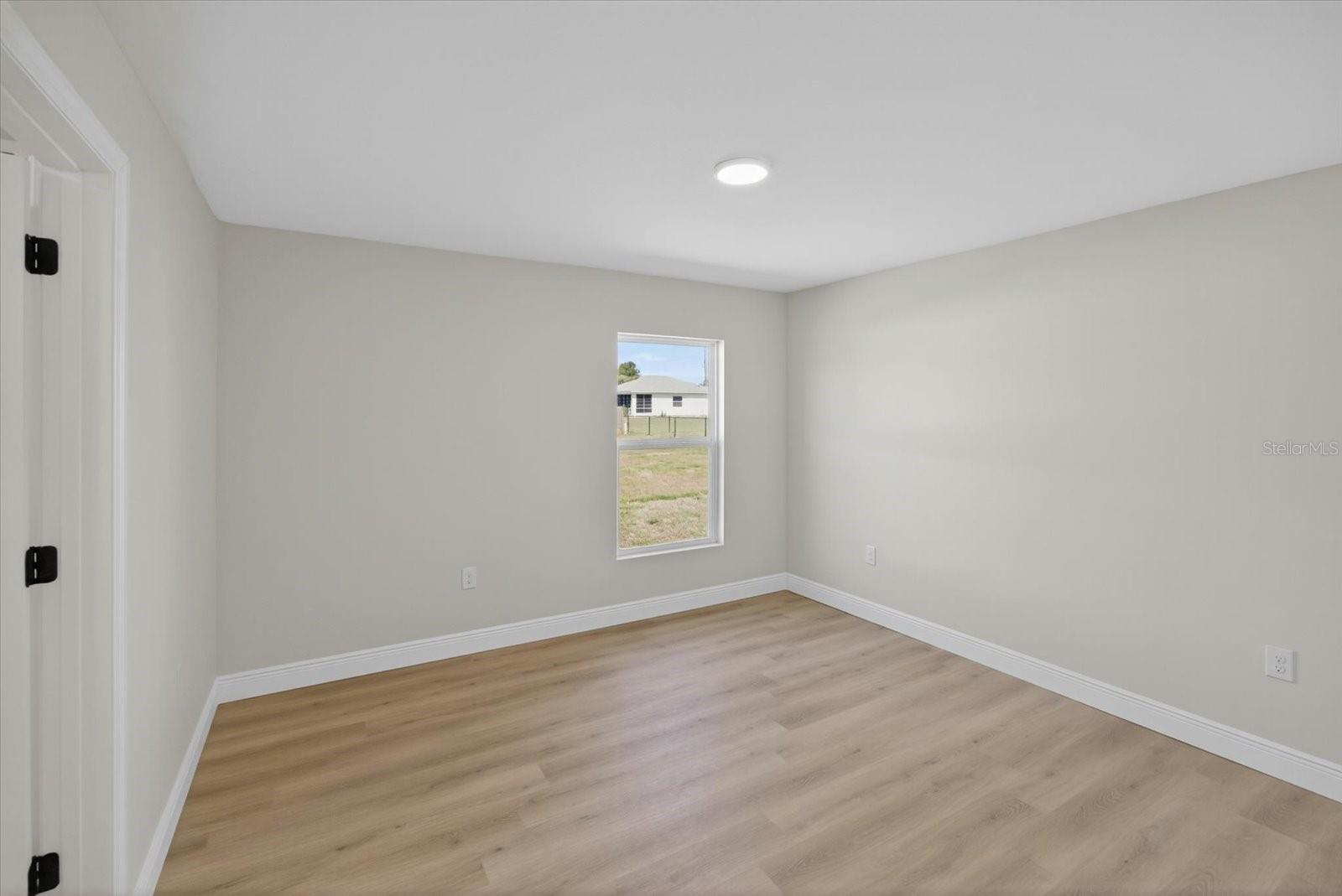 12106 Clarendon Ave Property Photo 10