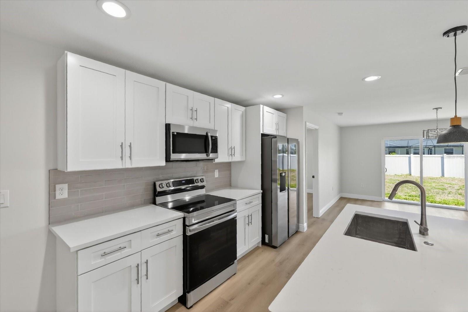 12106 Clarendon Ave Property Photo 15