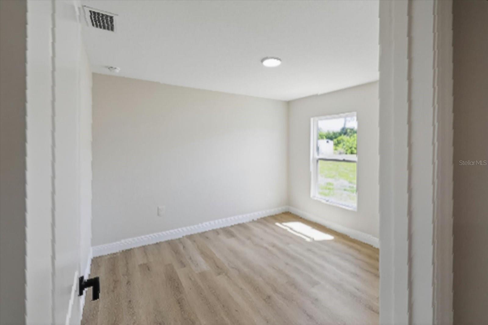 12106 Clarendon Ave Property Photo 19