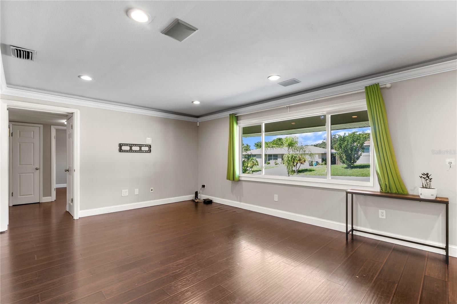 1009 Woodley Rd Property Photo 4