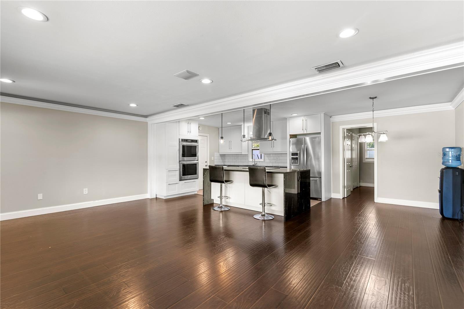 1009 Woodley Rd Property Photo 6