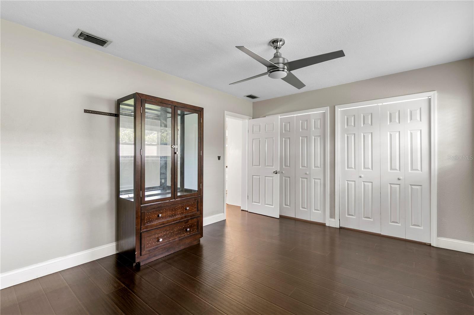 1009 Woodley Rd Property Photo 15