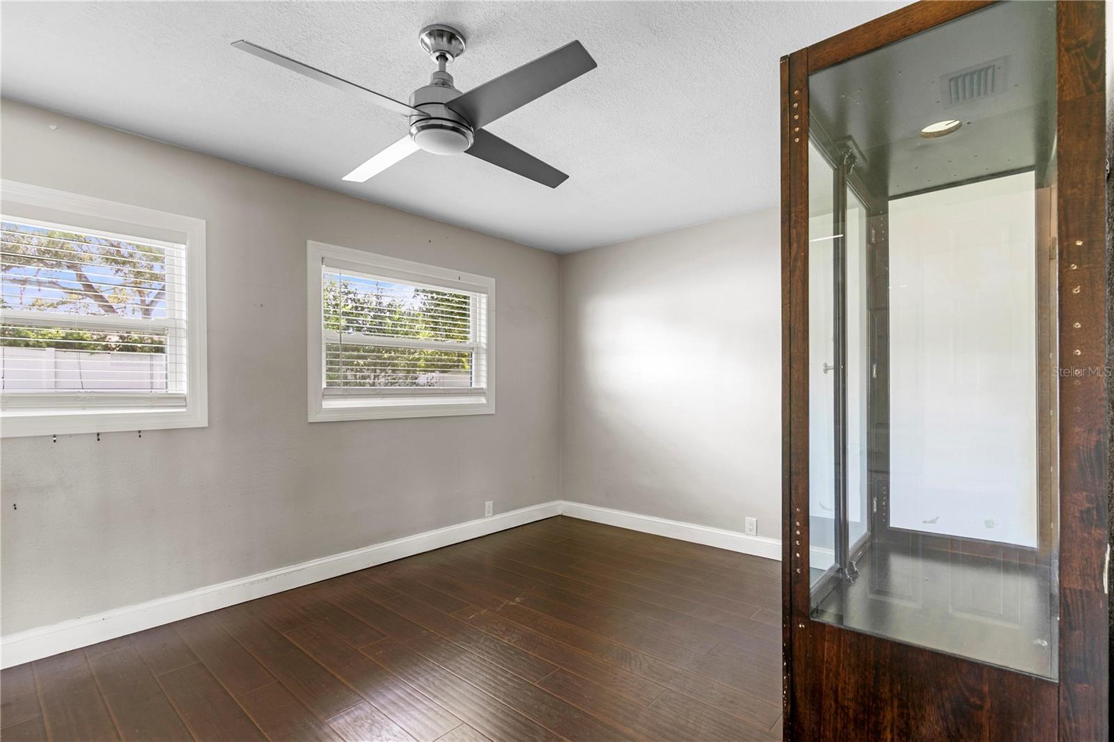1009 Woodley Rd Property Photo 16
