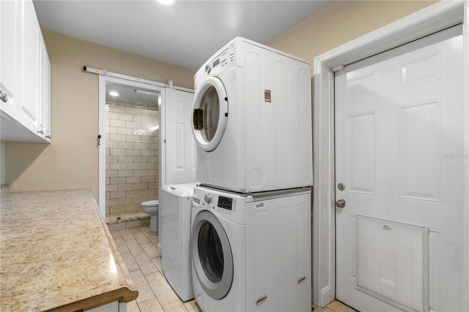 1009 Woodley Rd Property Photo 17
