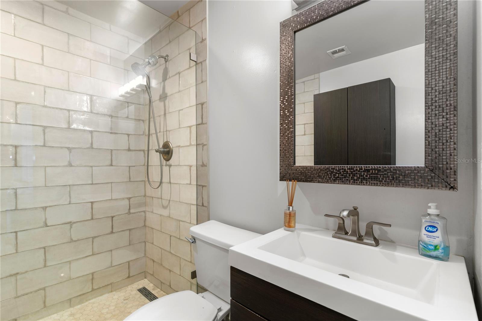1009 Woodley Rd Property Photo 18