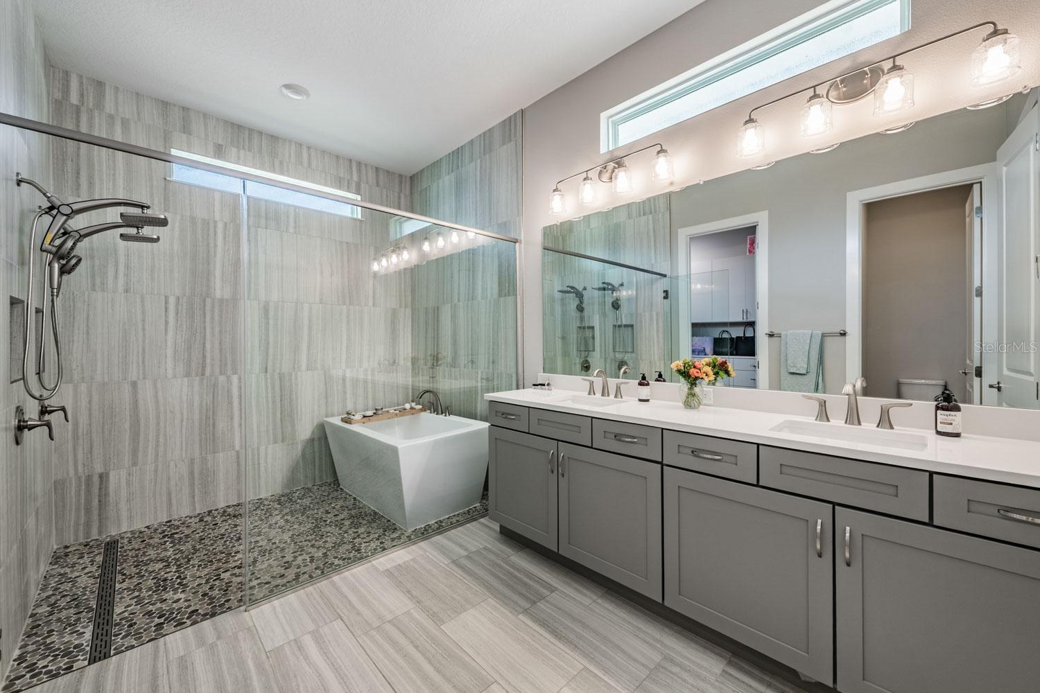 10470 Purple Thistle Way Property Photo 17