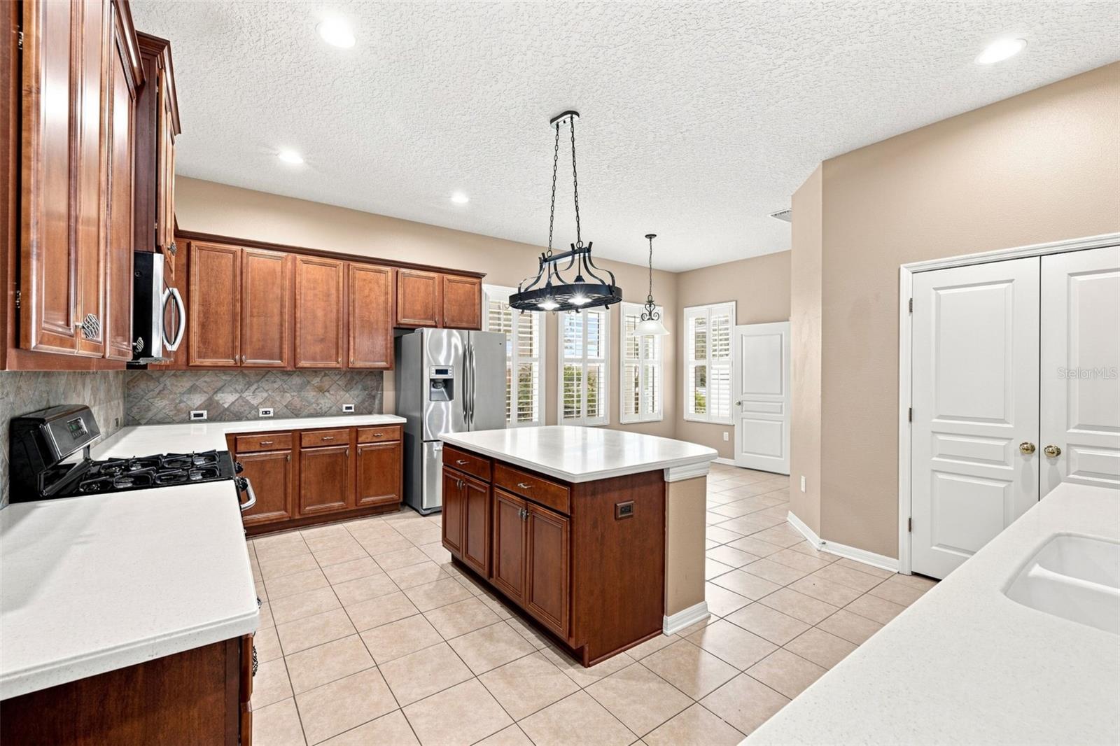 6104 Parkset Dr Property Photo 16