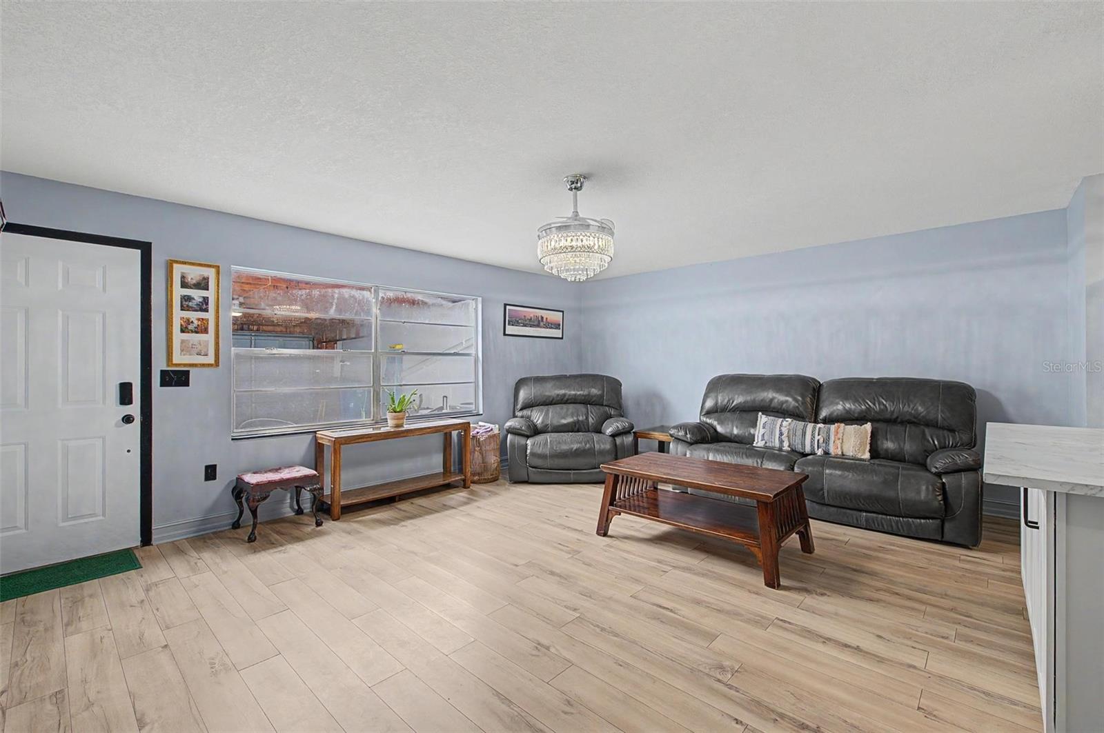 11923 Dietz Dr #8 Property Photo 2