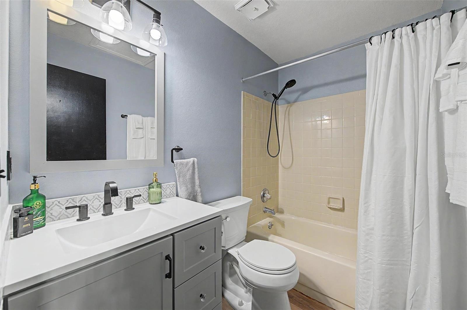 11923 Dietz Dr #8 Property Photo 34