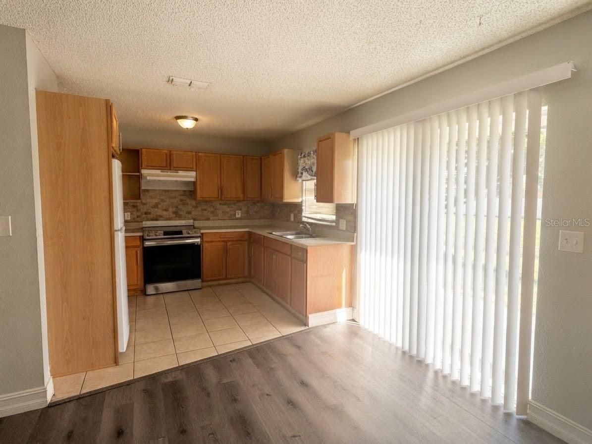 TB8543644 Property Photo 1