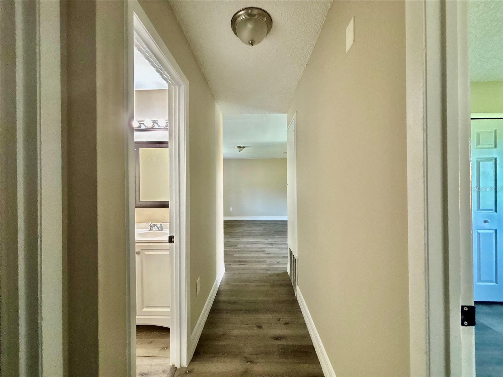 TB8543644 Property Photo 8