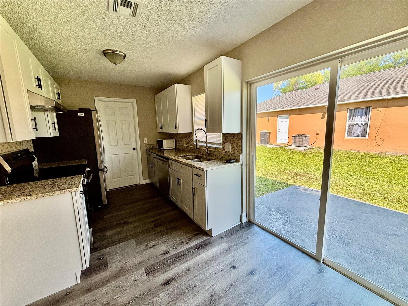 TB8543644 Property Photo 14