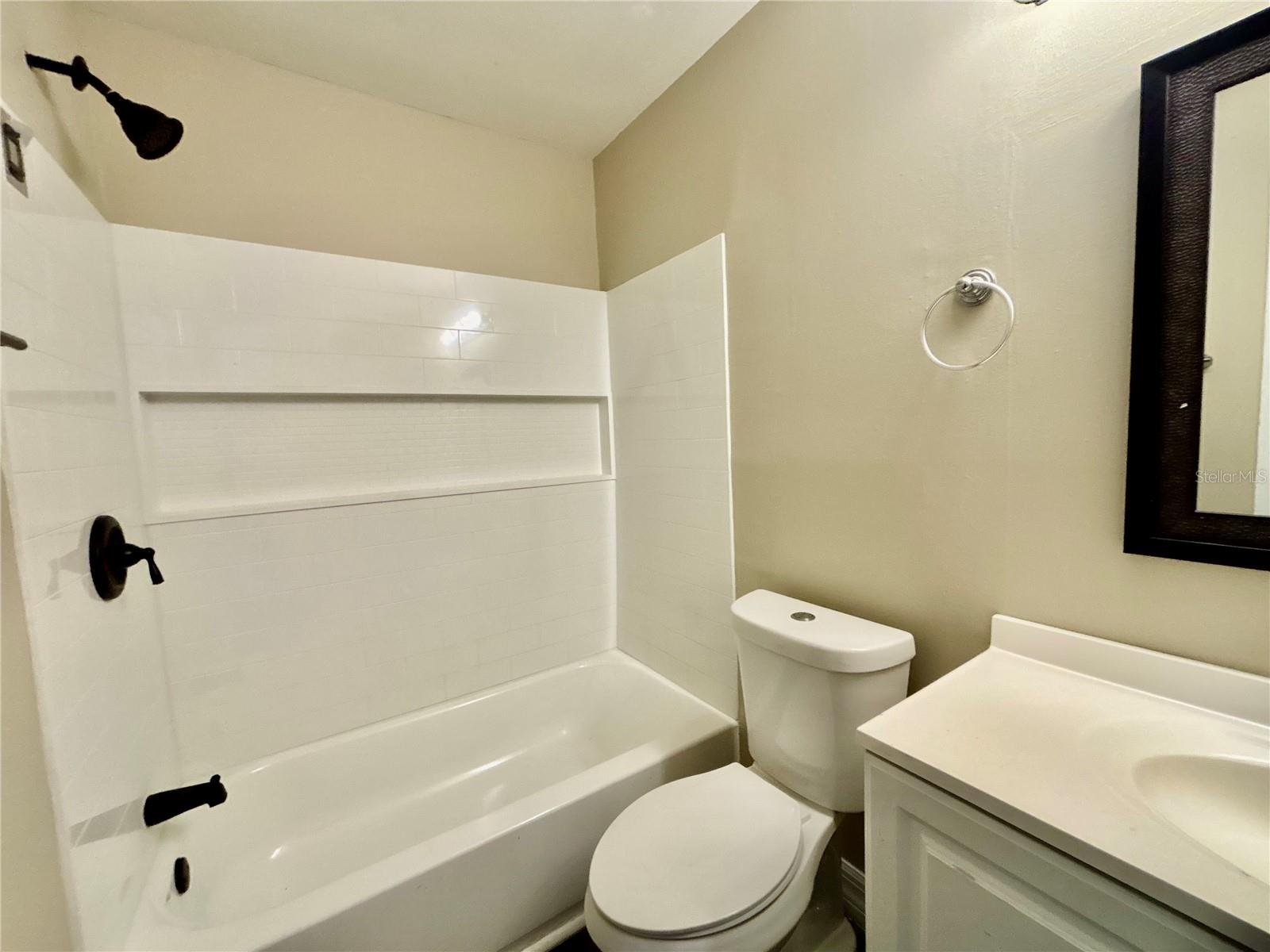 TB8543644 Property Photo 16