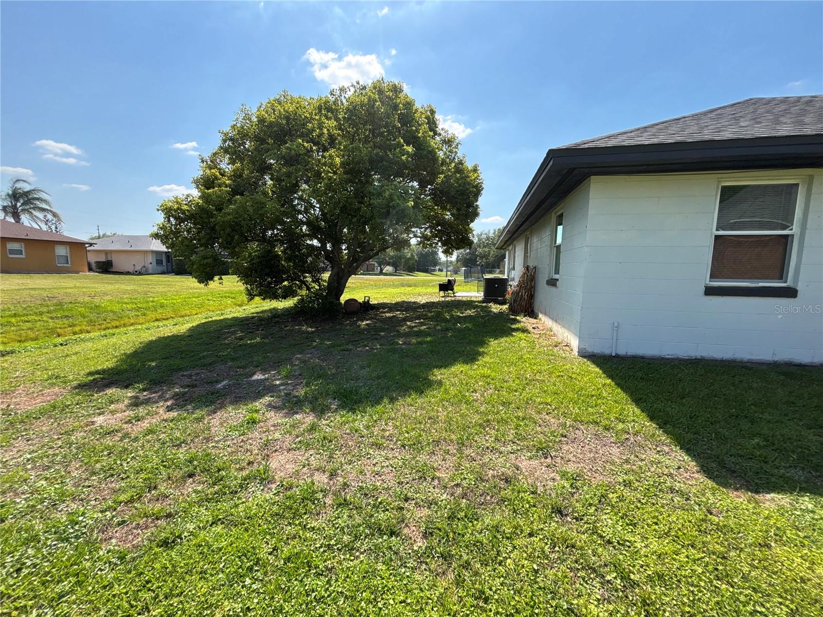 TB8543644 Property Photo 22