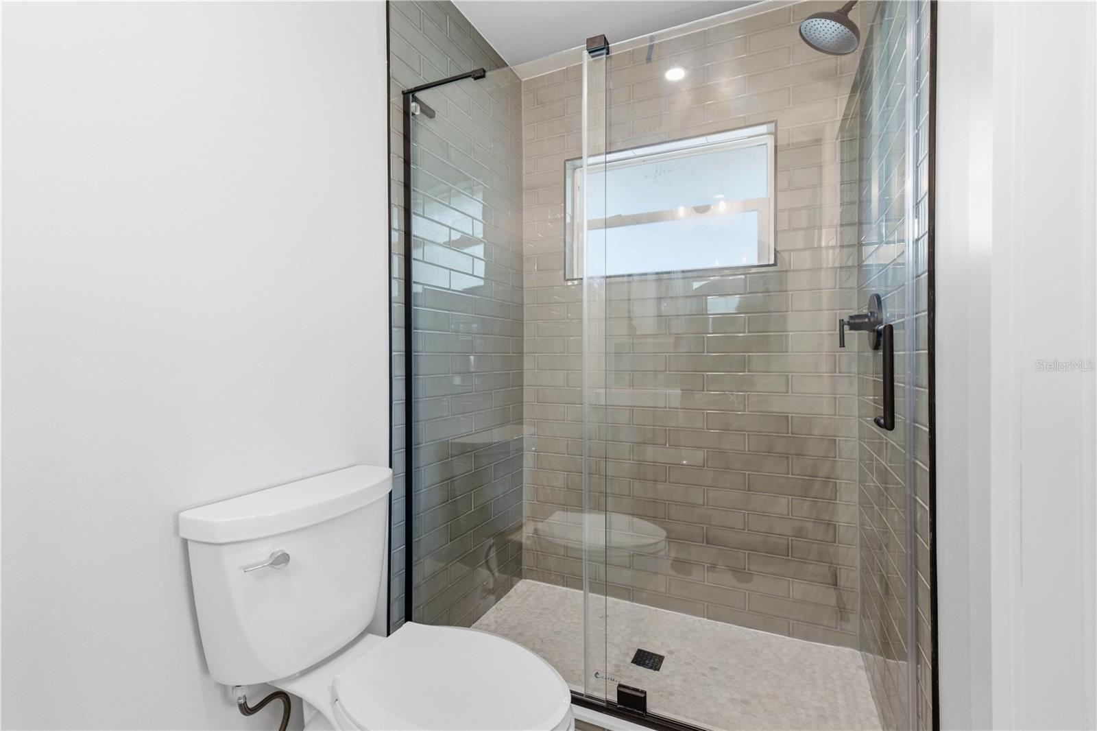 2218 Hennesen Dr Property Photo 25