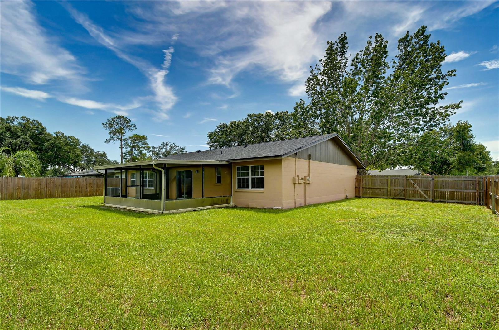 13931 Pathfinder Dr Property Photo 22