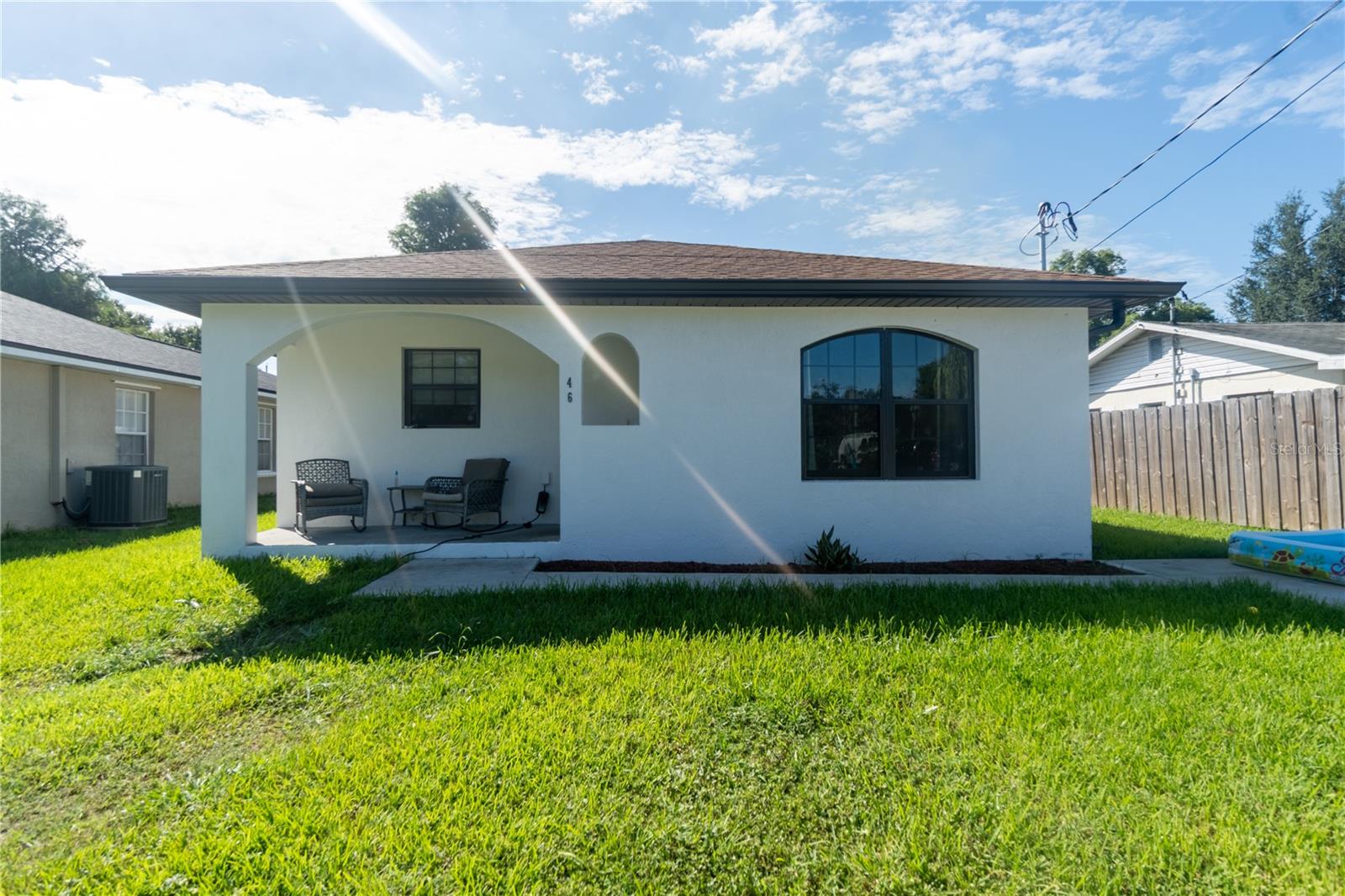 146 8th St Property Photo 1