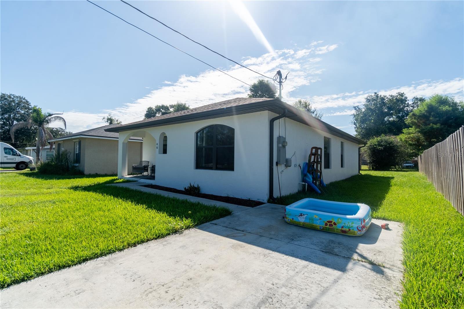 146 8th St Property Photo 3