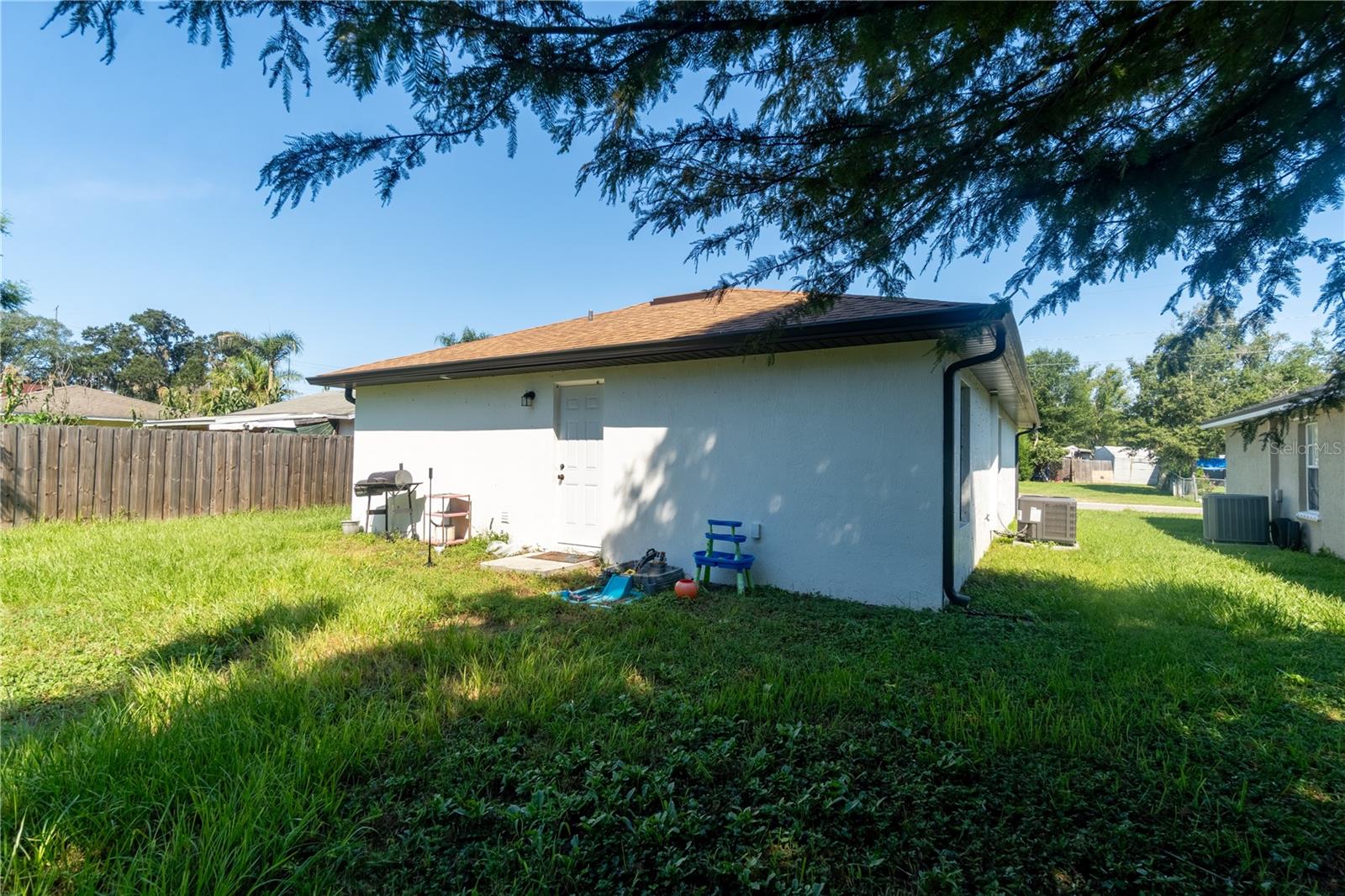 146 8th St Property Photo 29
