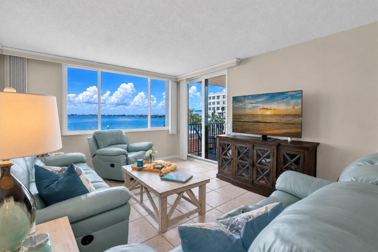 6287 Bahia Del Mar Cir #401 Property Photo 1