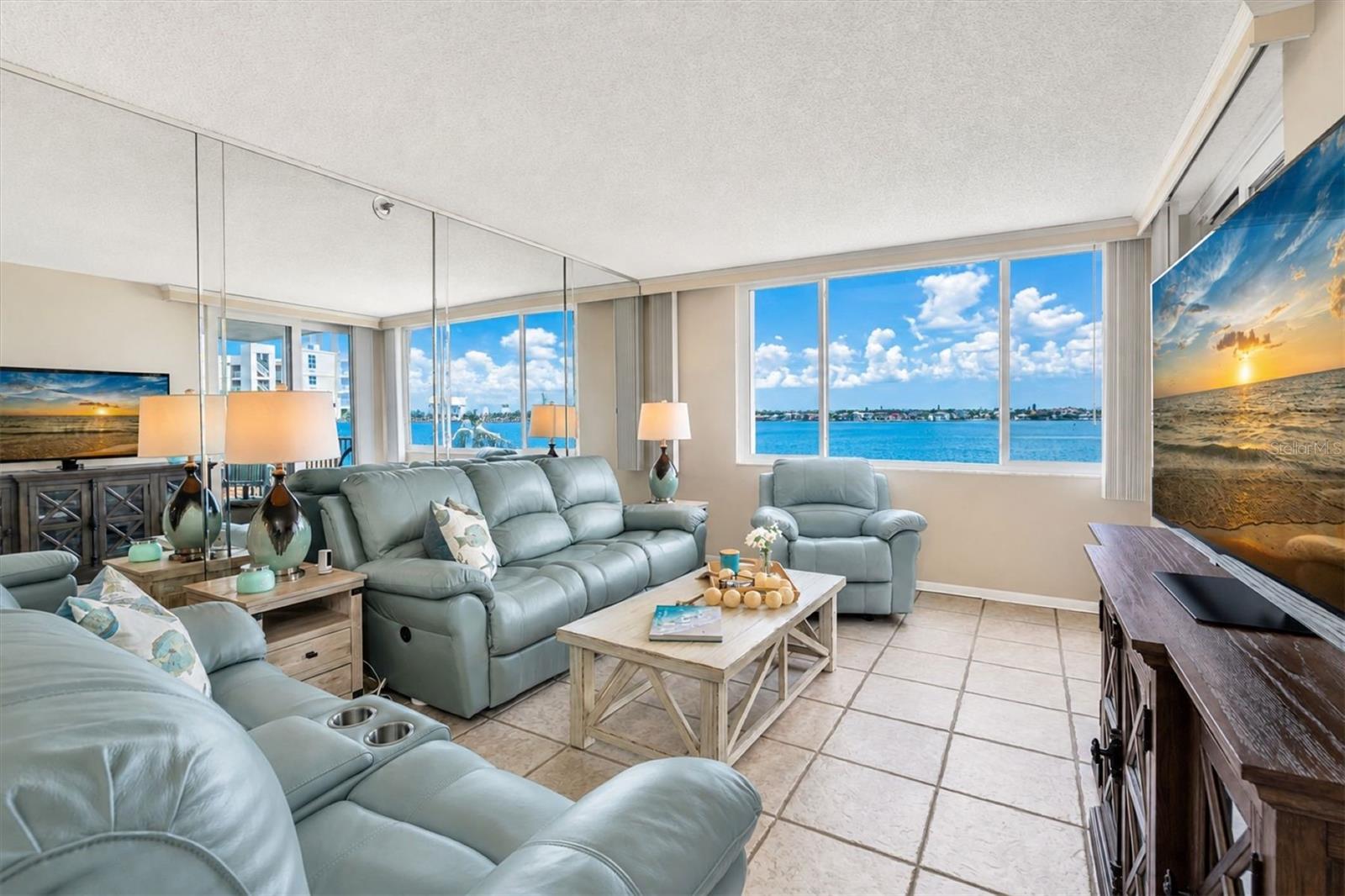6287 Bahia Del Mar Cir #401 Property Photo 11