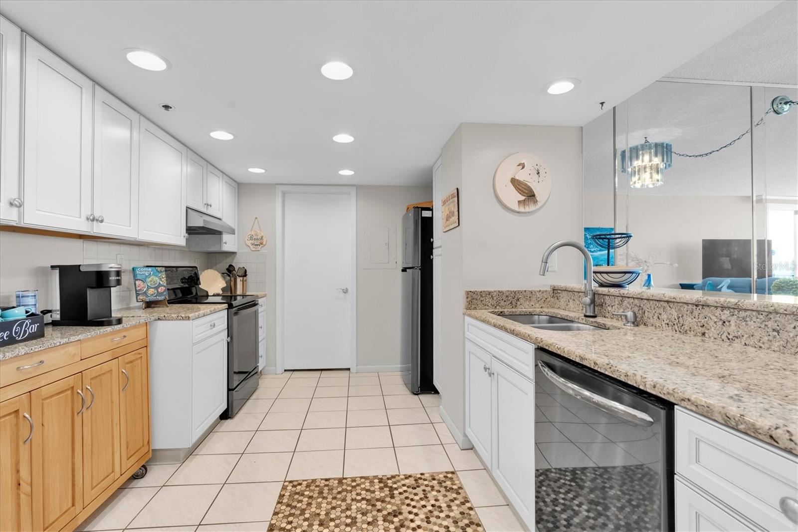 6287 Bahia Del Mar Cir #401 Property Photo 24