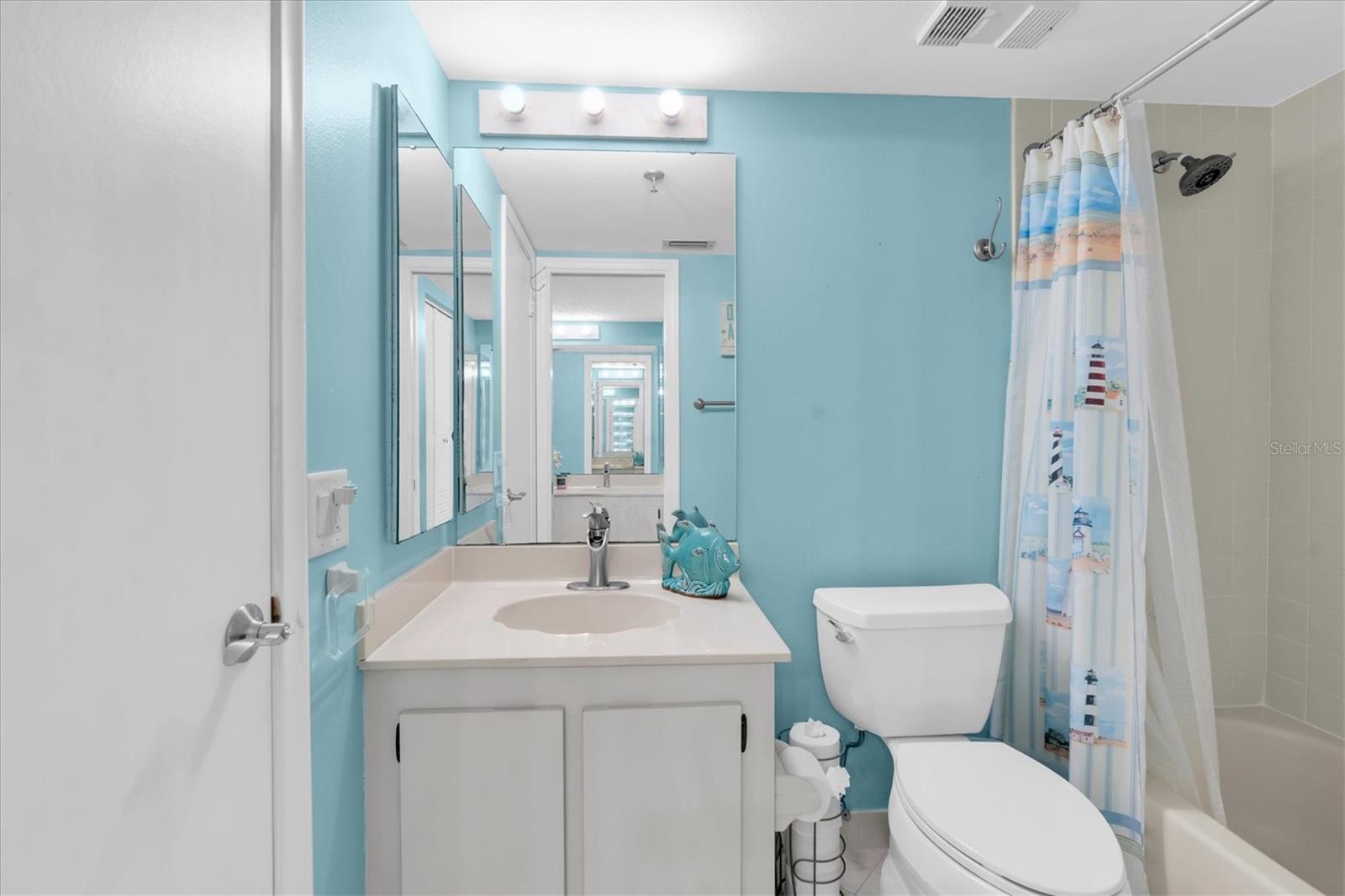 6287 Bahia Del Mar Cir #401 Property Photo 34