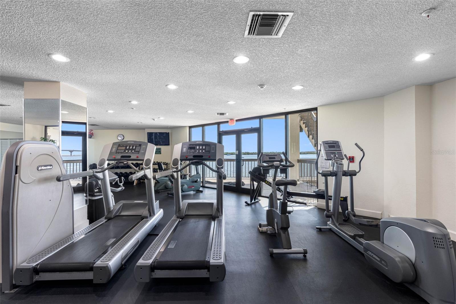 6287 Bahia Del Mar Cir #401 Property Photo 51