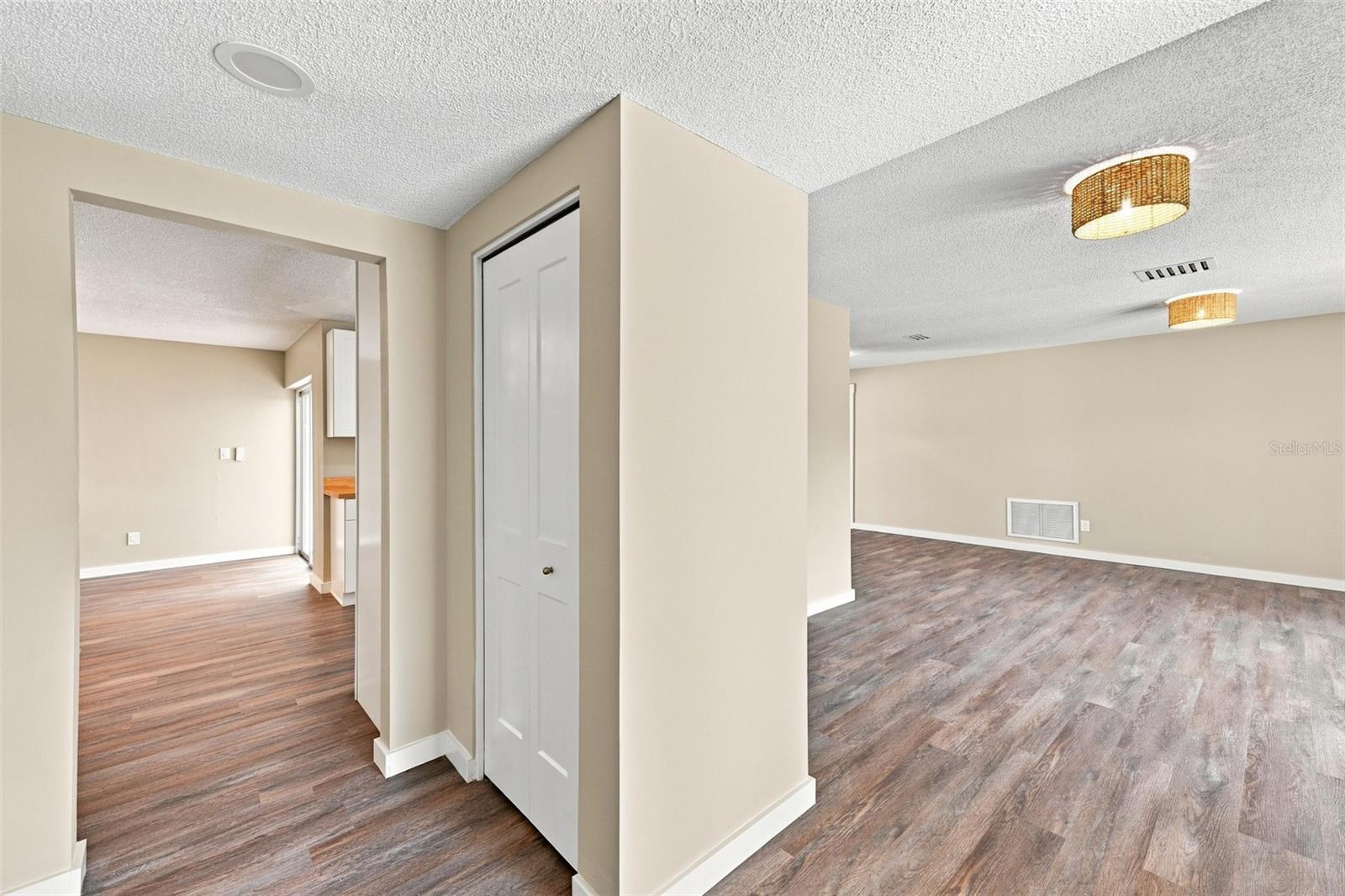 6622 Glencoe Dr Property Photo 5