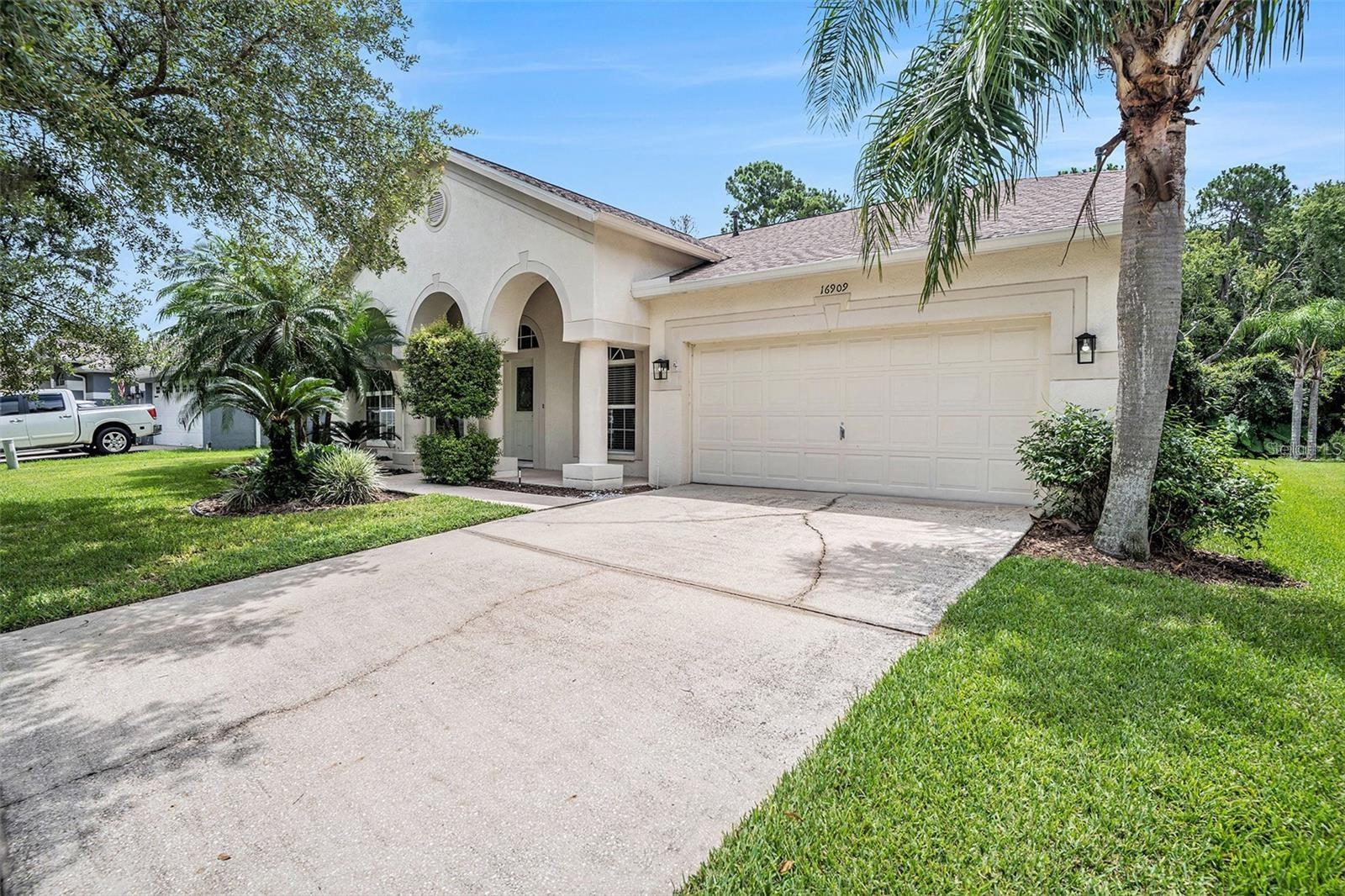 16909 Falconridge Rd Property Photo 2