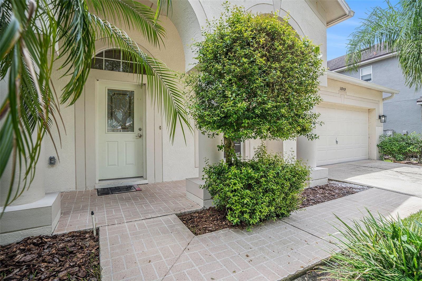 16909 Falconridge Rd Property Photo 3