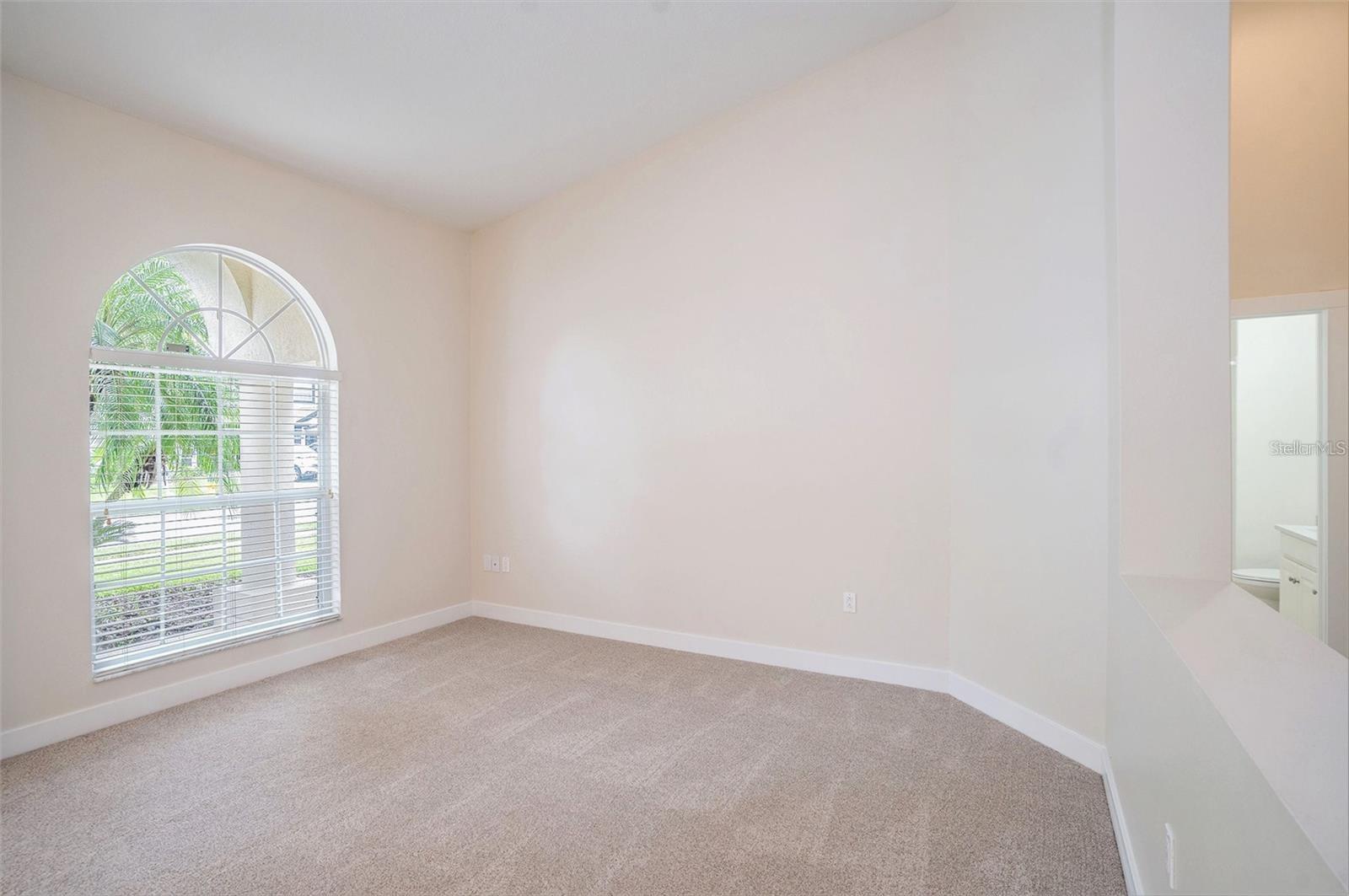 16909 Falconridge Rd Property Photo 8