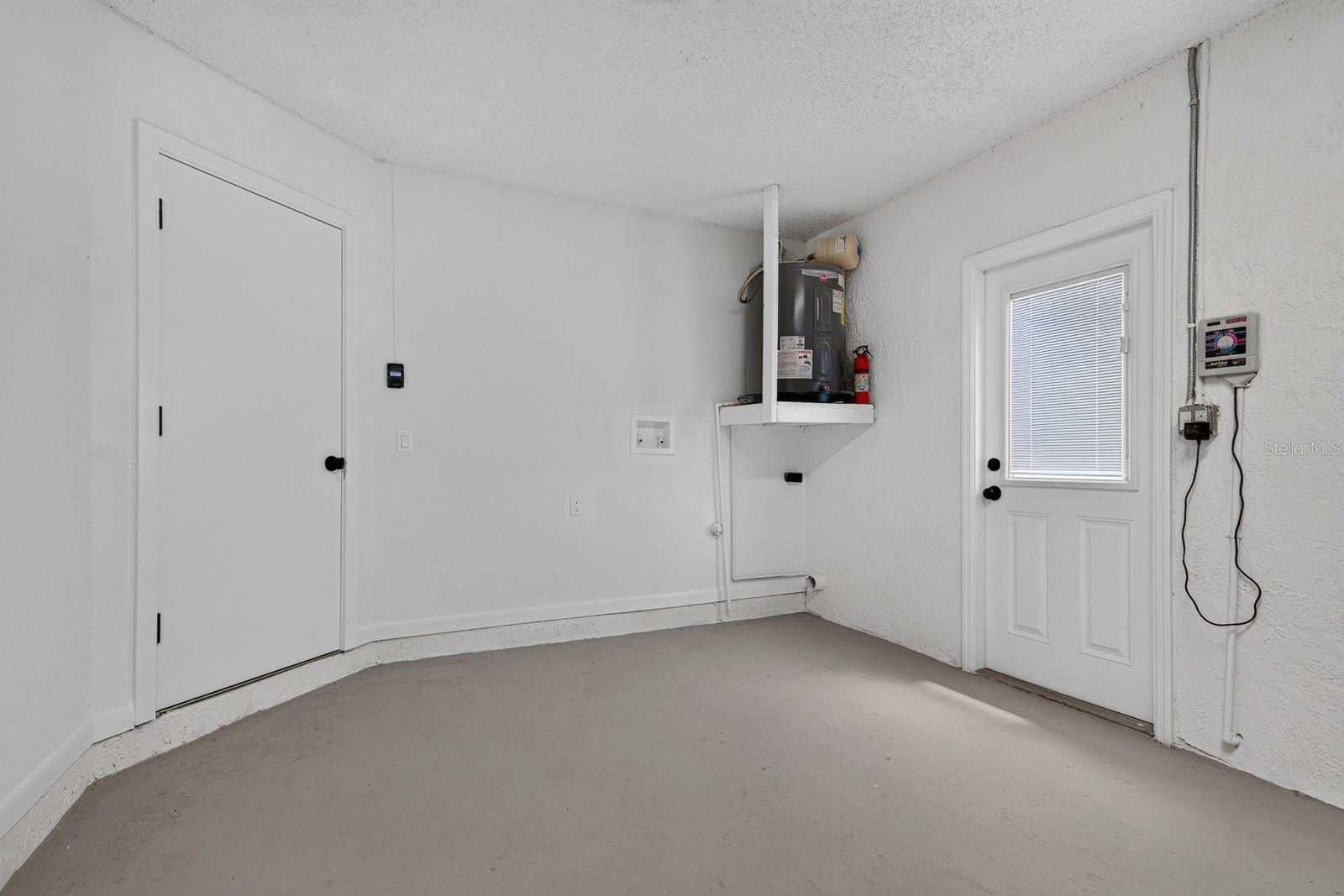 7037 69th St N Property Photo 17