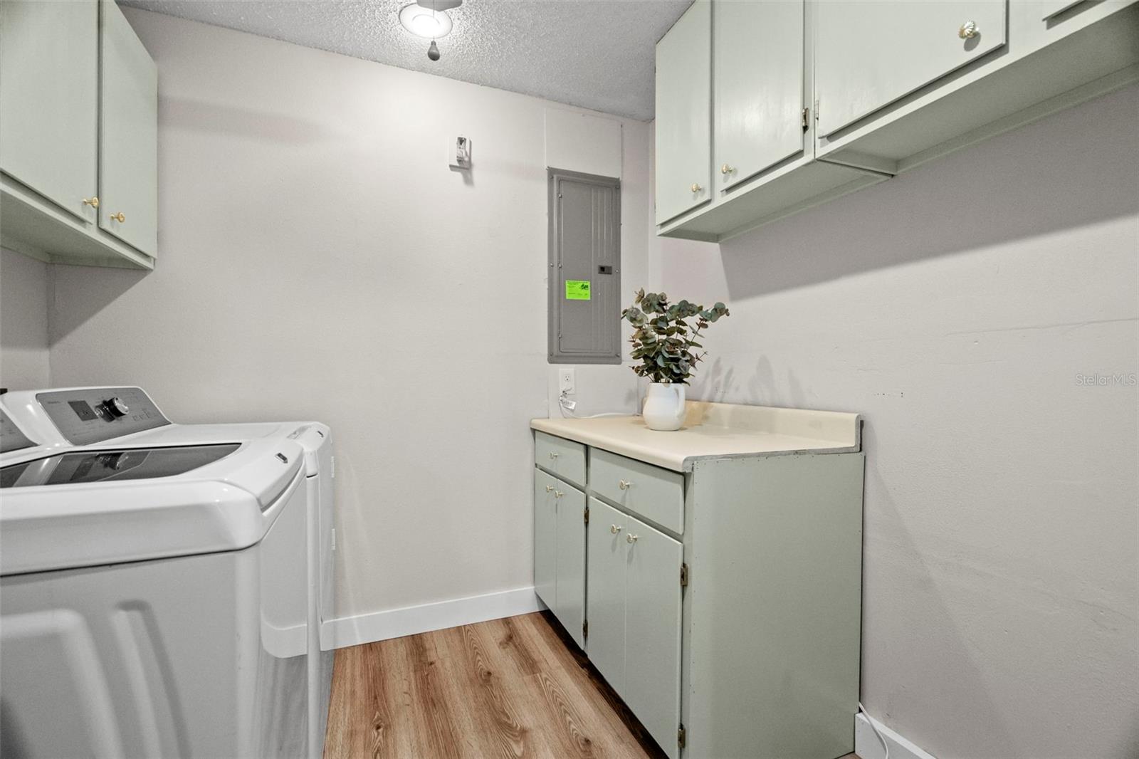 6500 Briar Ridge Ct N Property Photo 13