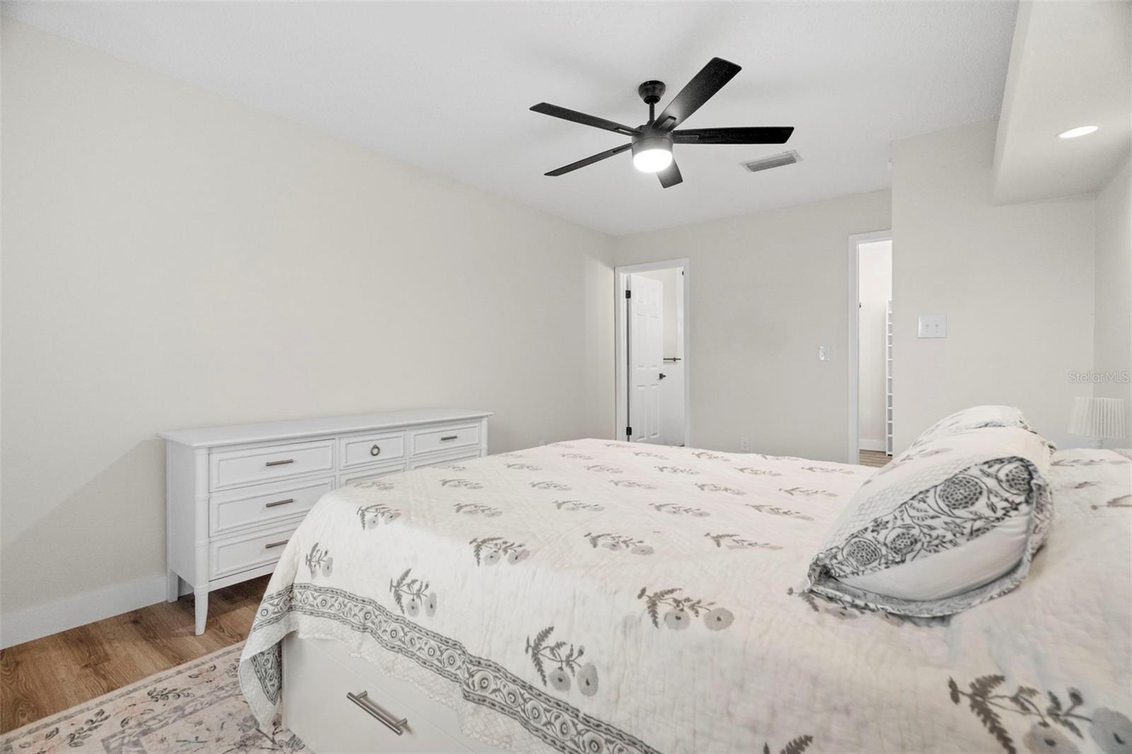 6500 Briar Ridge Ct N Property Photo 15