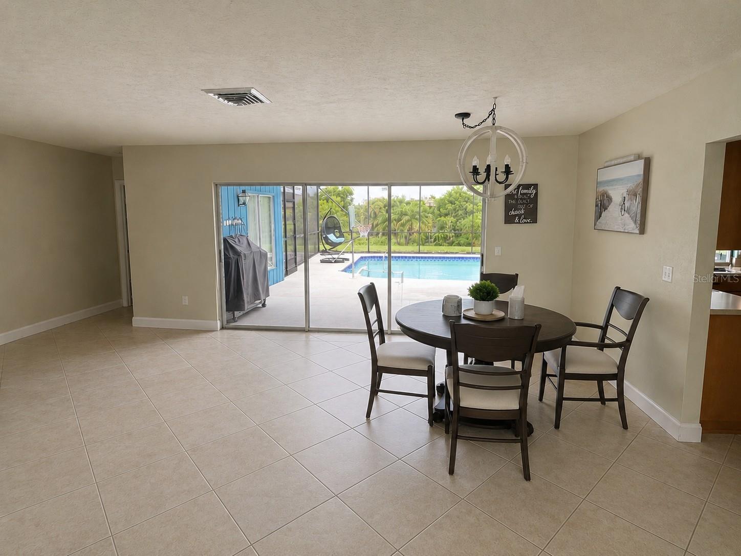 1009 Indian Hills Ct Property Photo 6