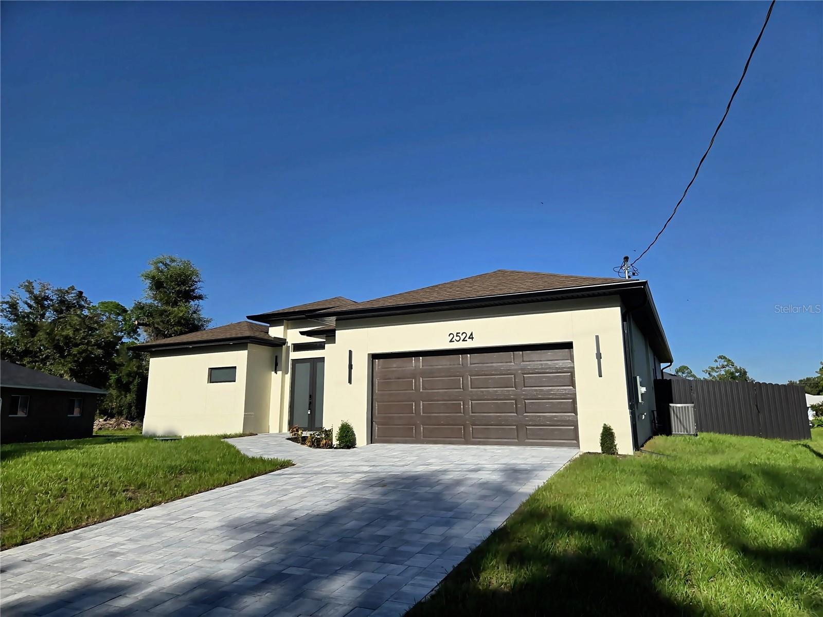 2524 Waller Rd Property Photo 1
