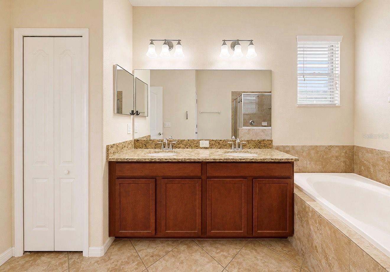 619 Wabash Breeze Cir Property Photo 24