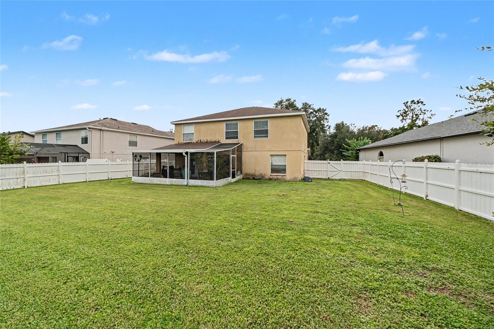 15110 Heronglen Dr Property Photo 26