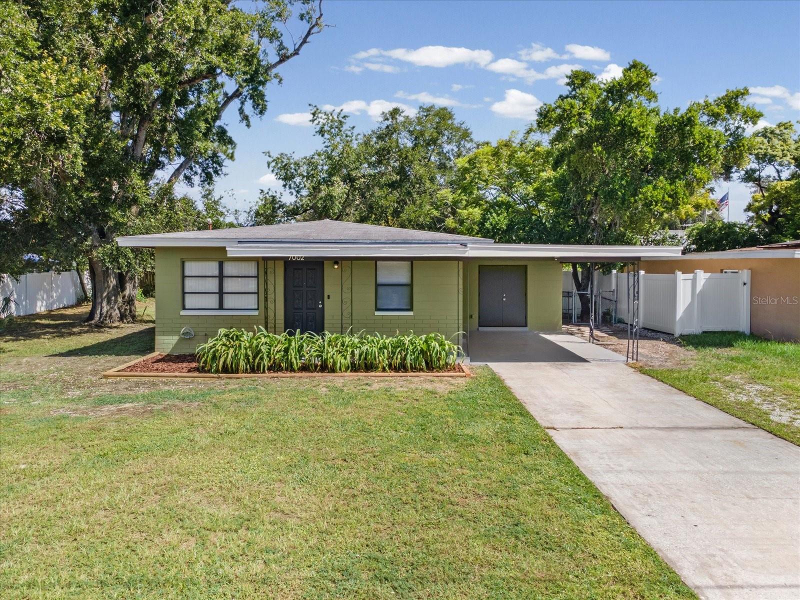 7002 THRASHER DR Property Photo 1