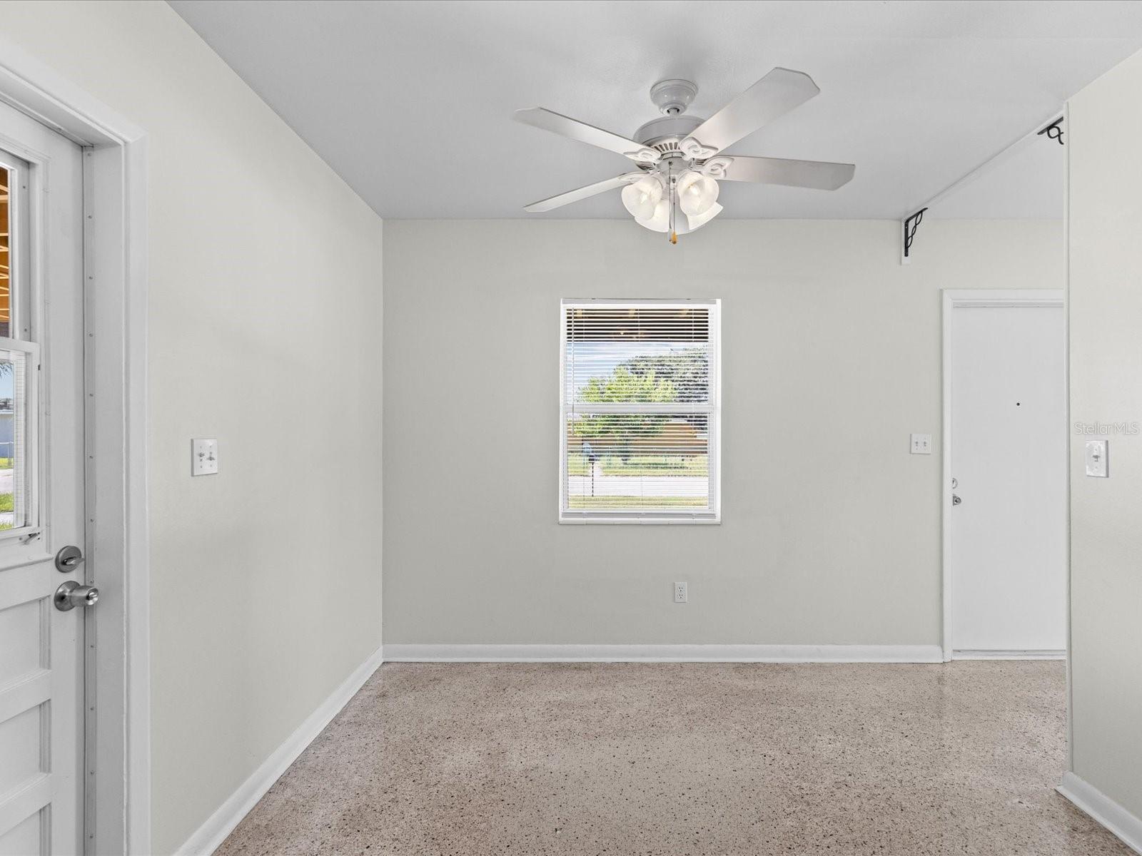 7002 Thrasher Dr Property Photo 6